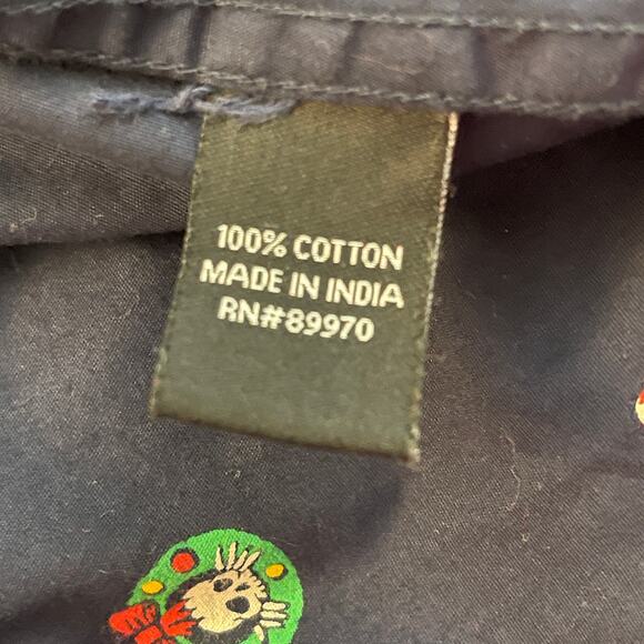 Eighty-Eight Brand Santa Skulls and Wreaths Christmas Print Shirt Size L - Picture 4 of 4